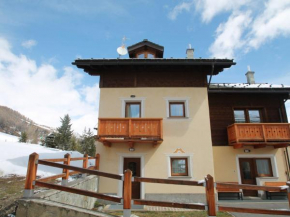 Comfortable Holiday Home in Livigno near Ski Lift
